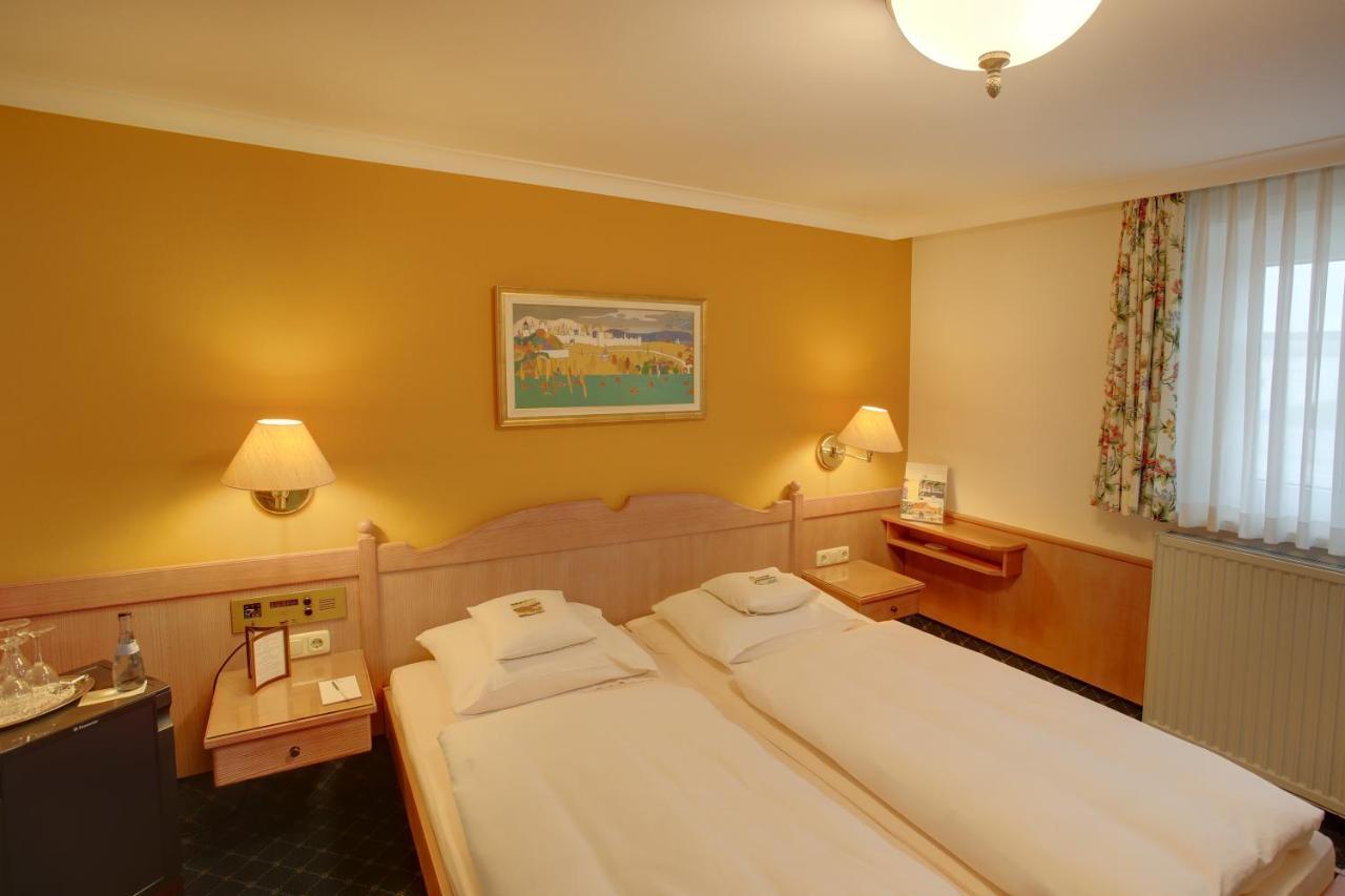 Hotel Brauereigasthof Landwehr-Braeu Reichelshofen Chambre photo