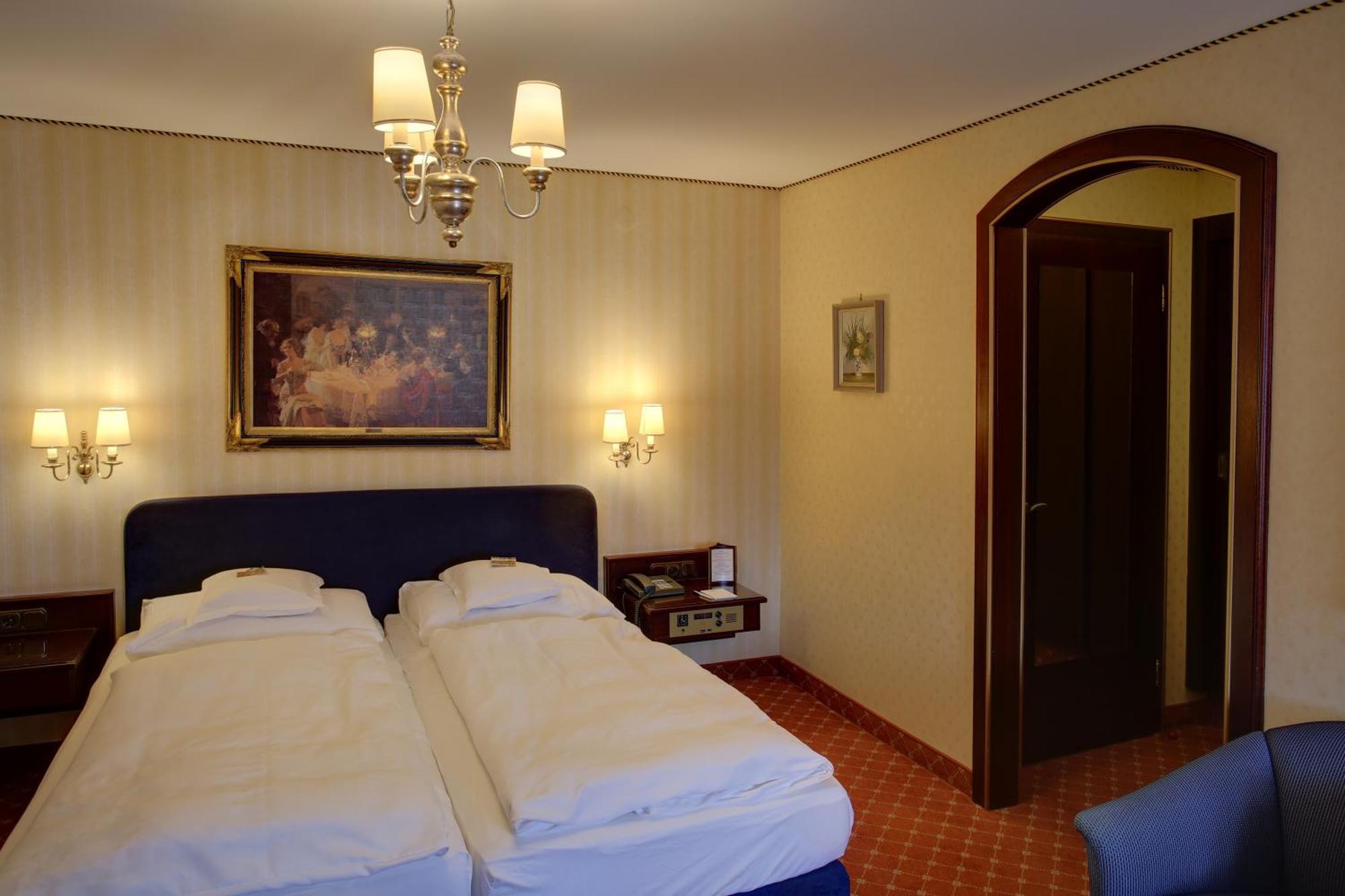 Hotel Brauereigasthof Landwehr-Braeu Reichelshofen Chambre photo