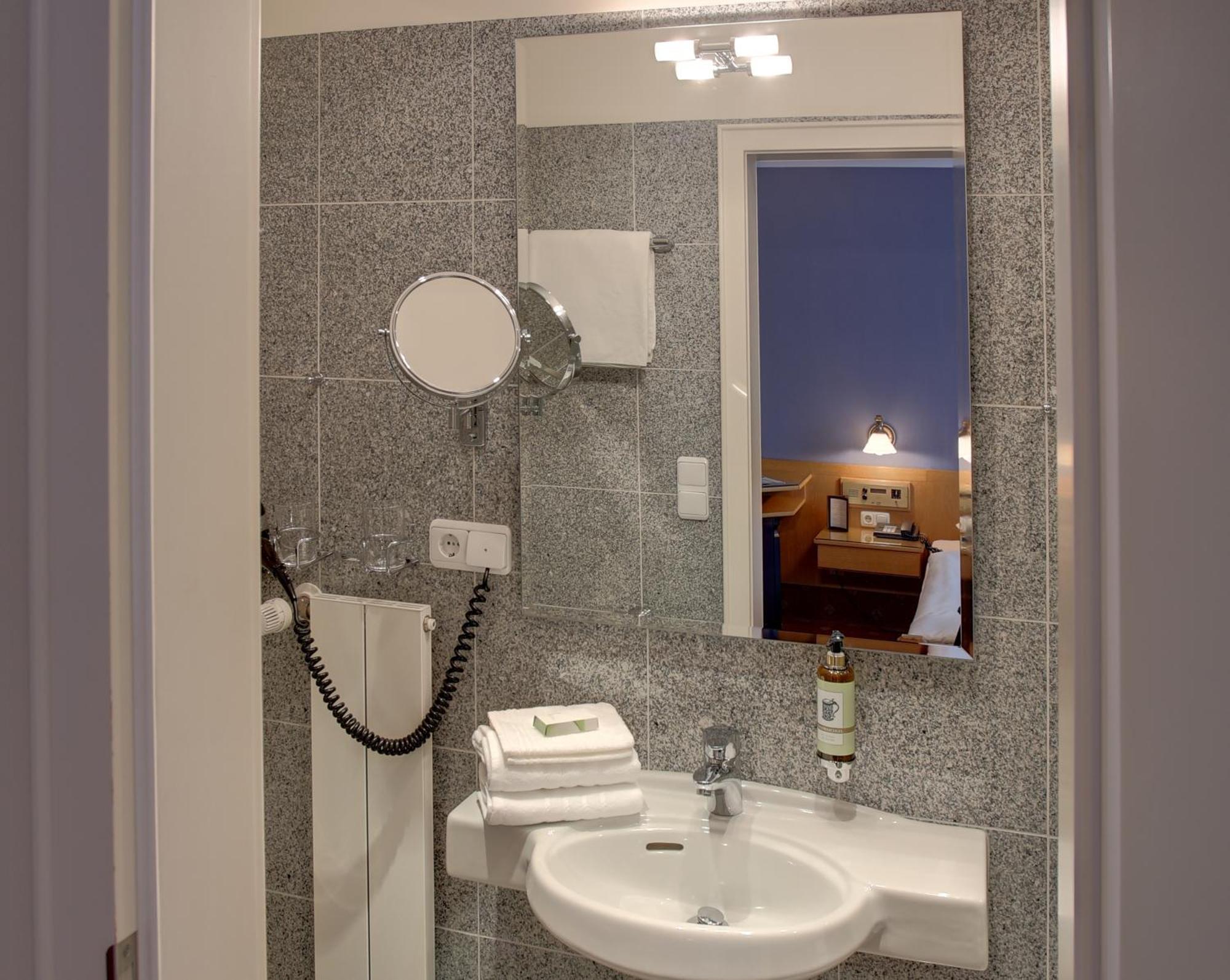 Hotel Brauereigasthof Landwehr-Braeu Reichelshofen Chambre photo