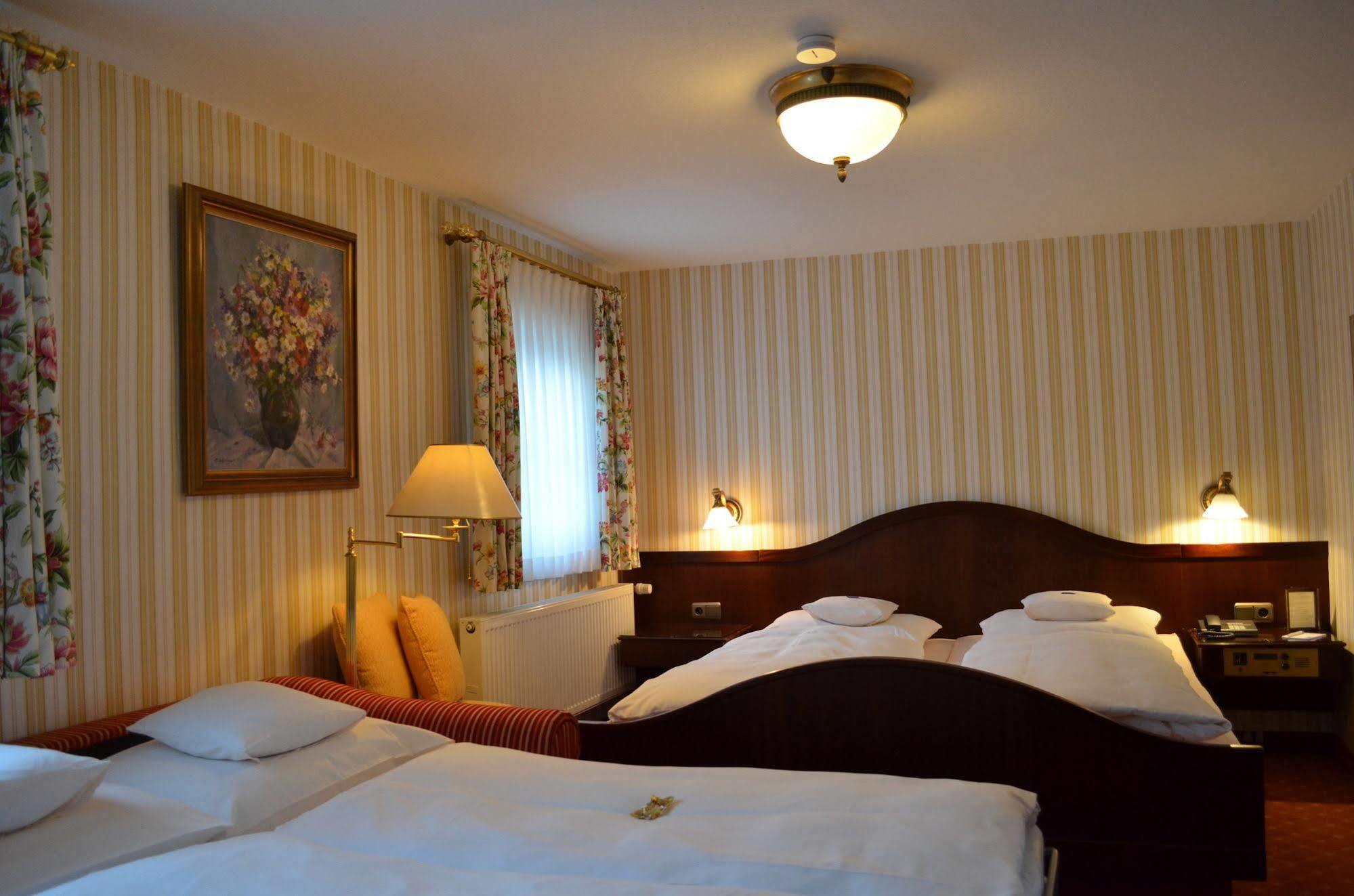 Hotel Brauereigasthof Landwehr-Braeu Reichelshofen Extérieur photo